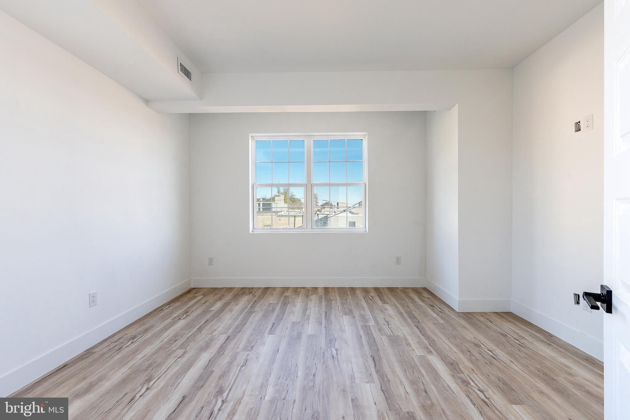 NORRIS SQUARE - Residential Income