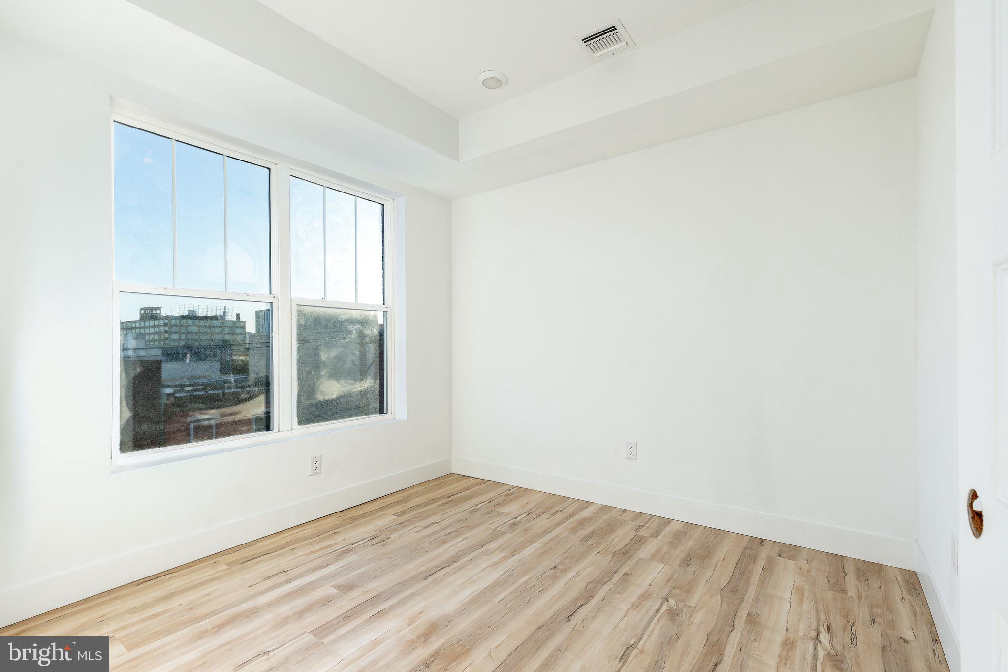 NORRIS SQUARE - Residential Income