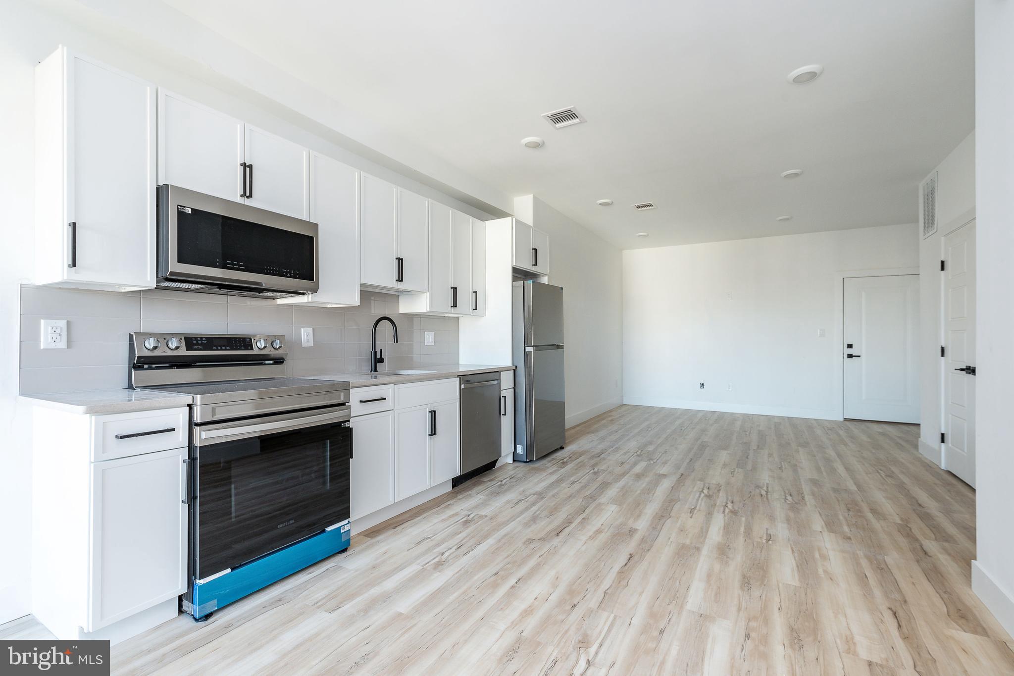 NORRIS SQUARE - Residential Income