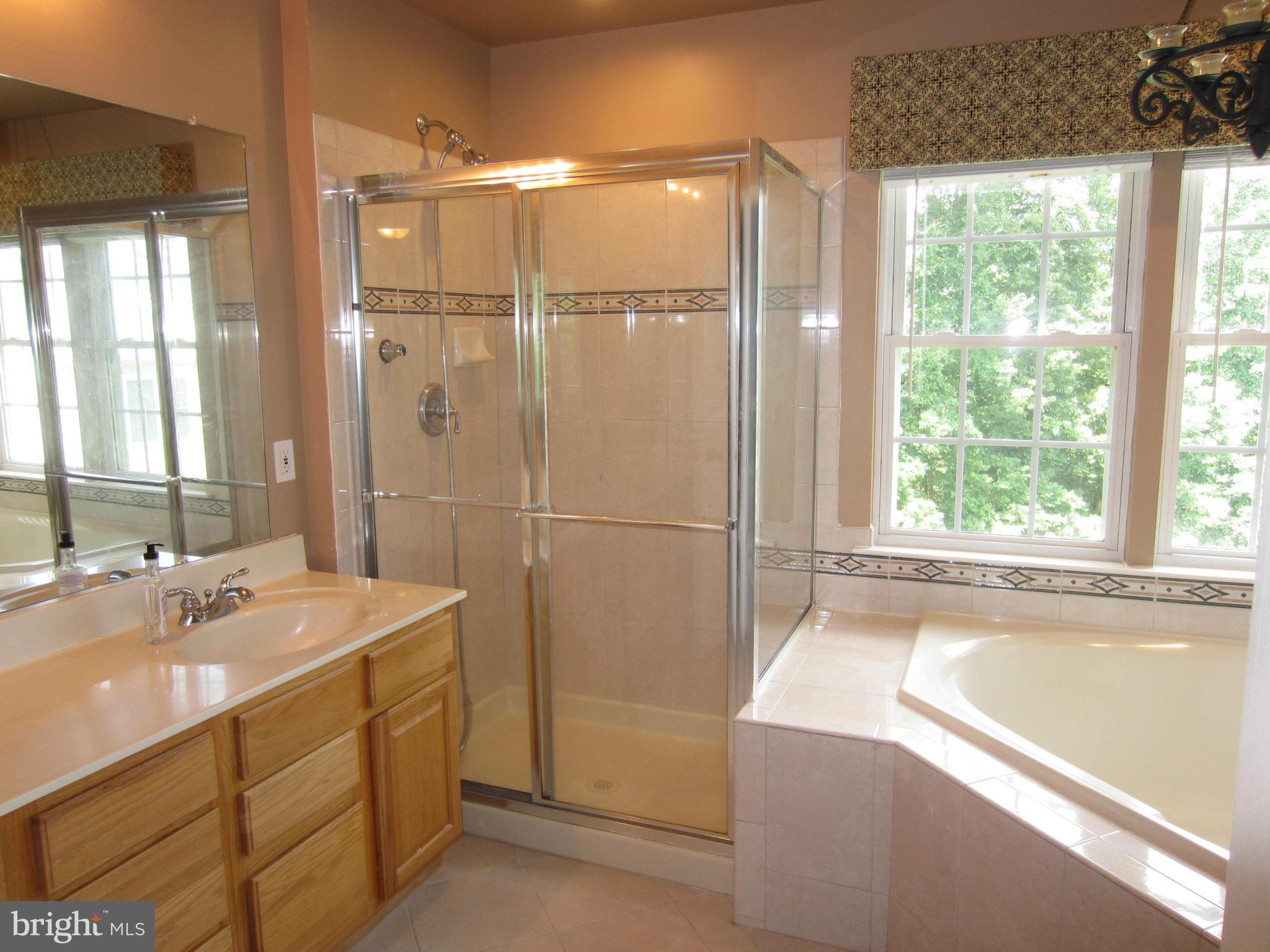 FAIRFAX CENTER LANDBAY - Residential Lease