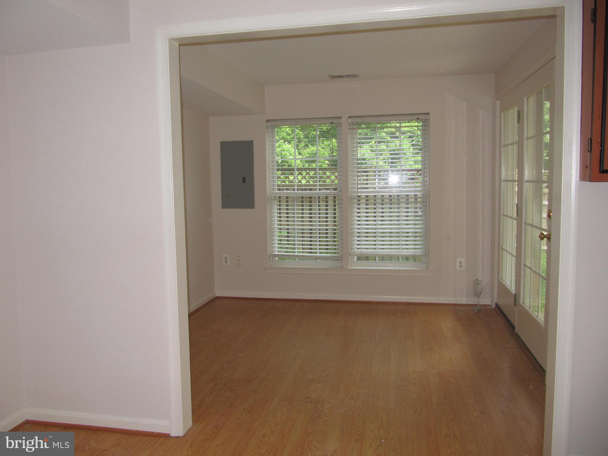 FAIRFAX CENTER LANDBAY - Residential Lease