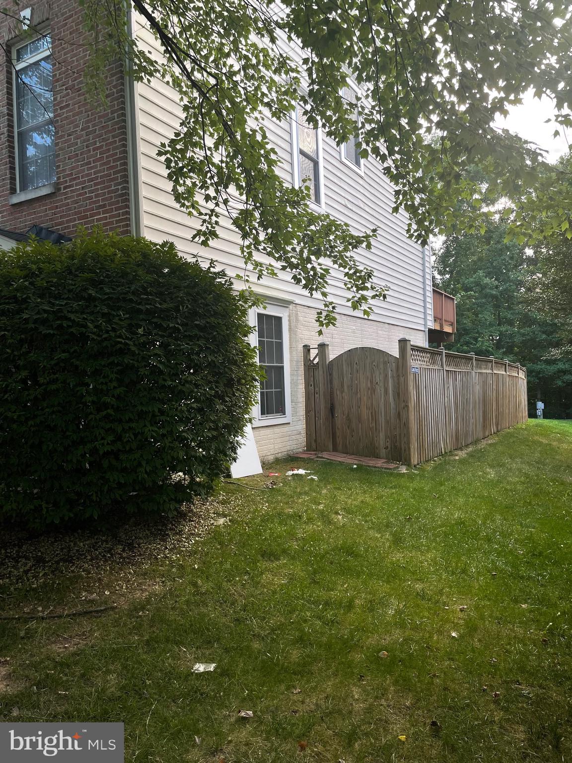 FAIRFAX CENTER LANDBAY - Residential Lease