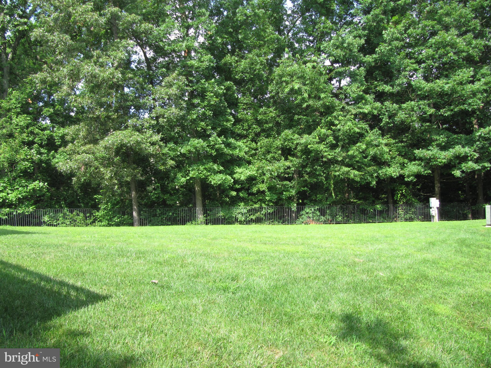 FAIRFAX CENTER LANDBAY - Residential Lease