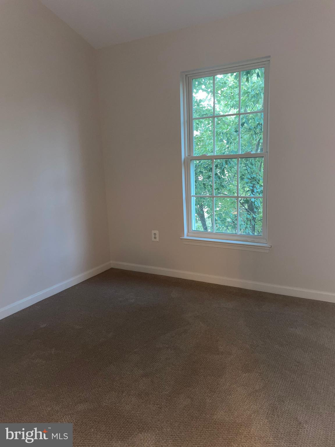 FAIRFAX CENTER LANDBAY - Residential Lease