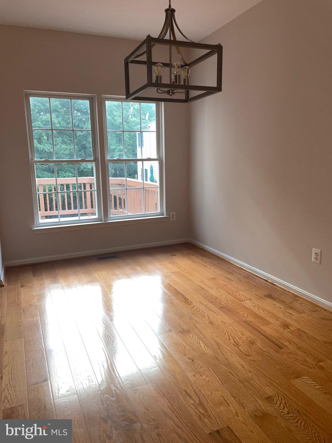 FAIRFAX CENTER LANDBAY - Residential Lease