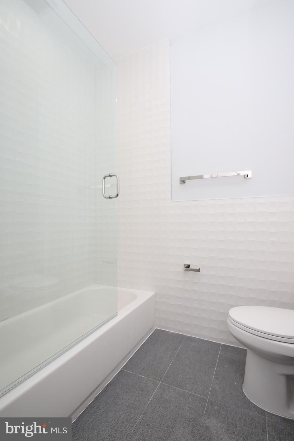 FAIRMOUNT - Residential Lease