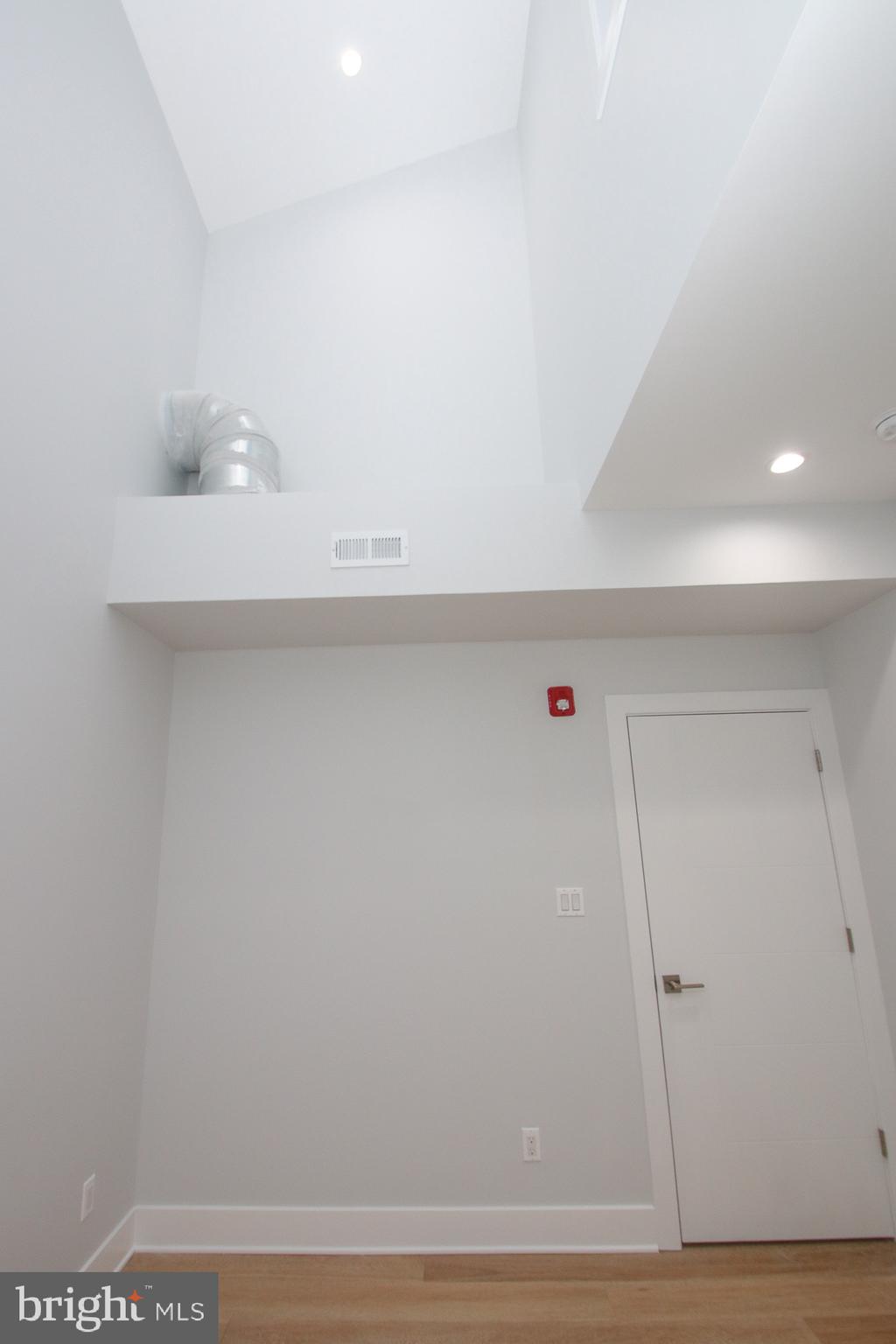 FAIRMOUNT - Residential Lease