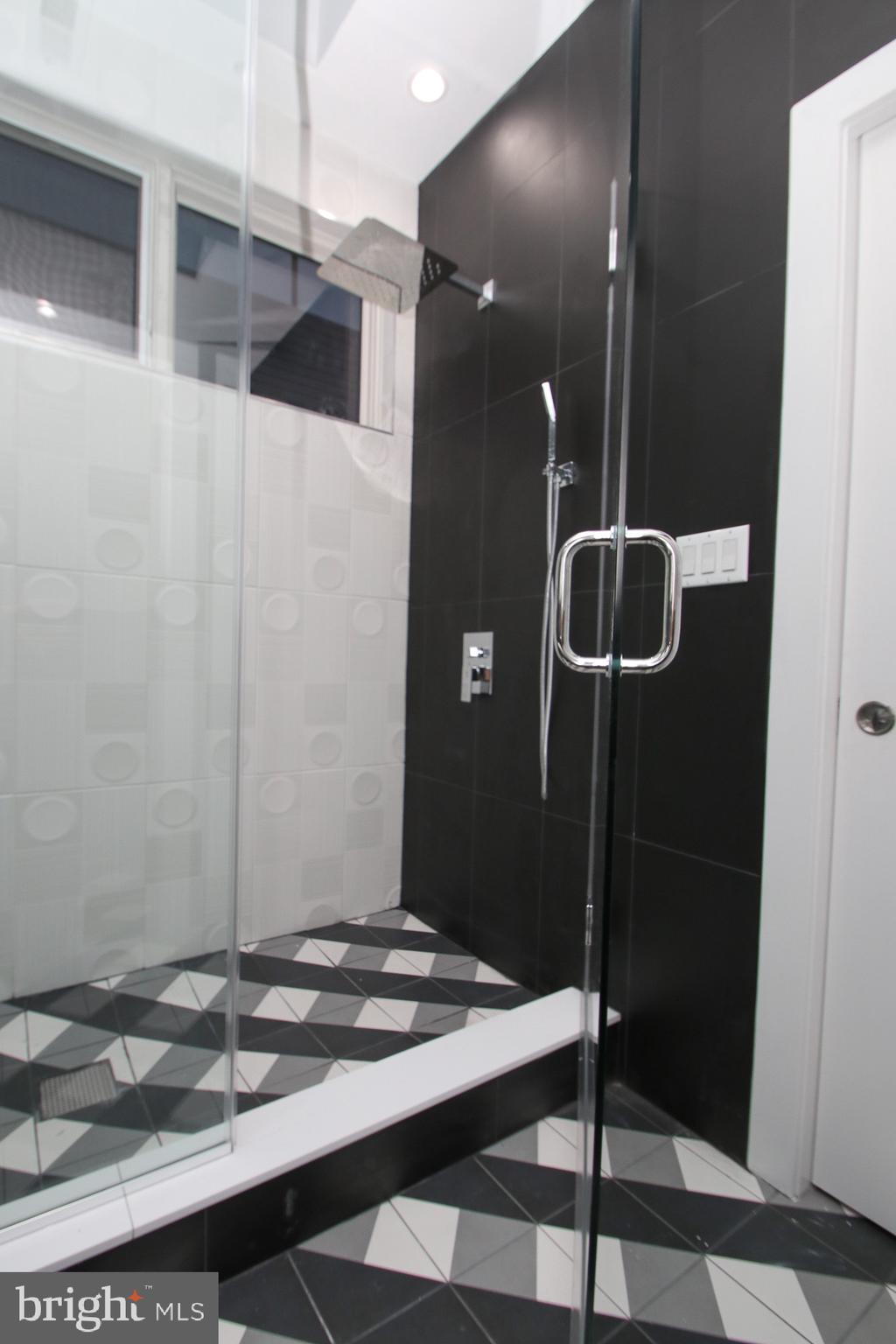 FAIRMOUNT - Residential Lease