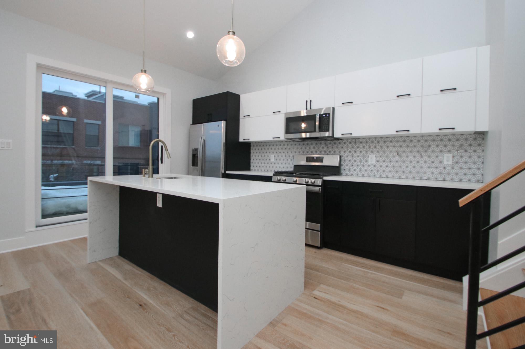 FAIRMOUNT - Residential Lease