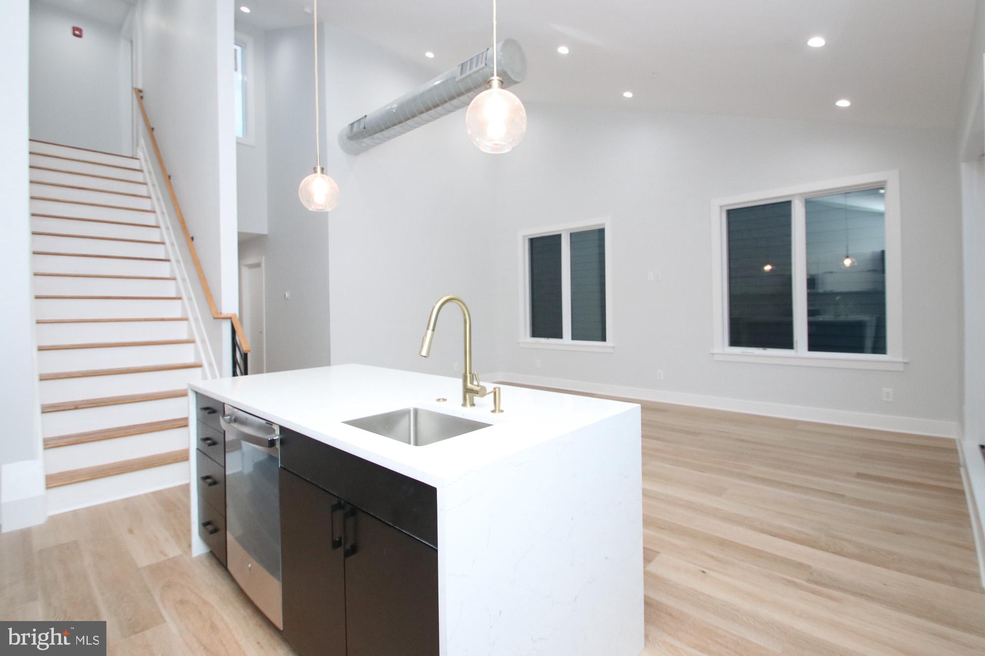 FAIRMOUNT - Residential Lease