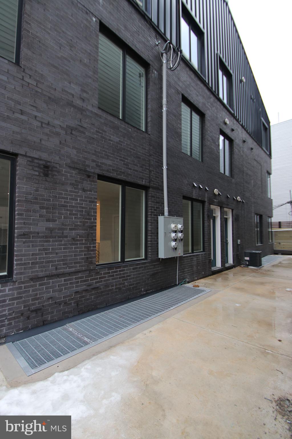 FAIRMOUNT - Residential Lease