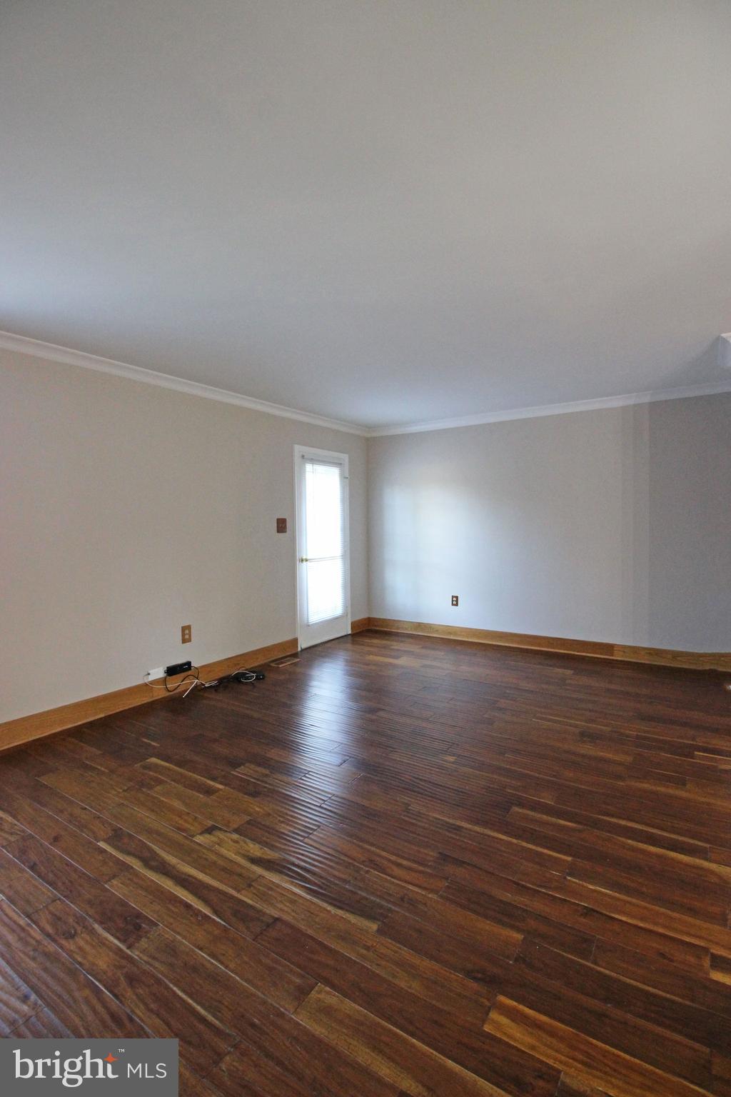 PARADISE - Residential Lease