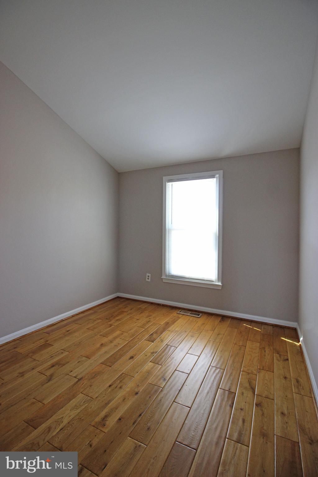 PARADISE - Residential Lease