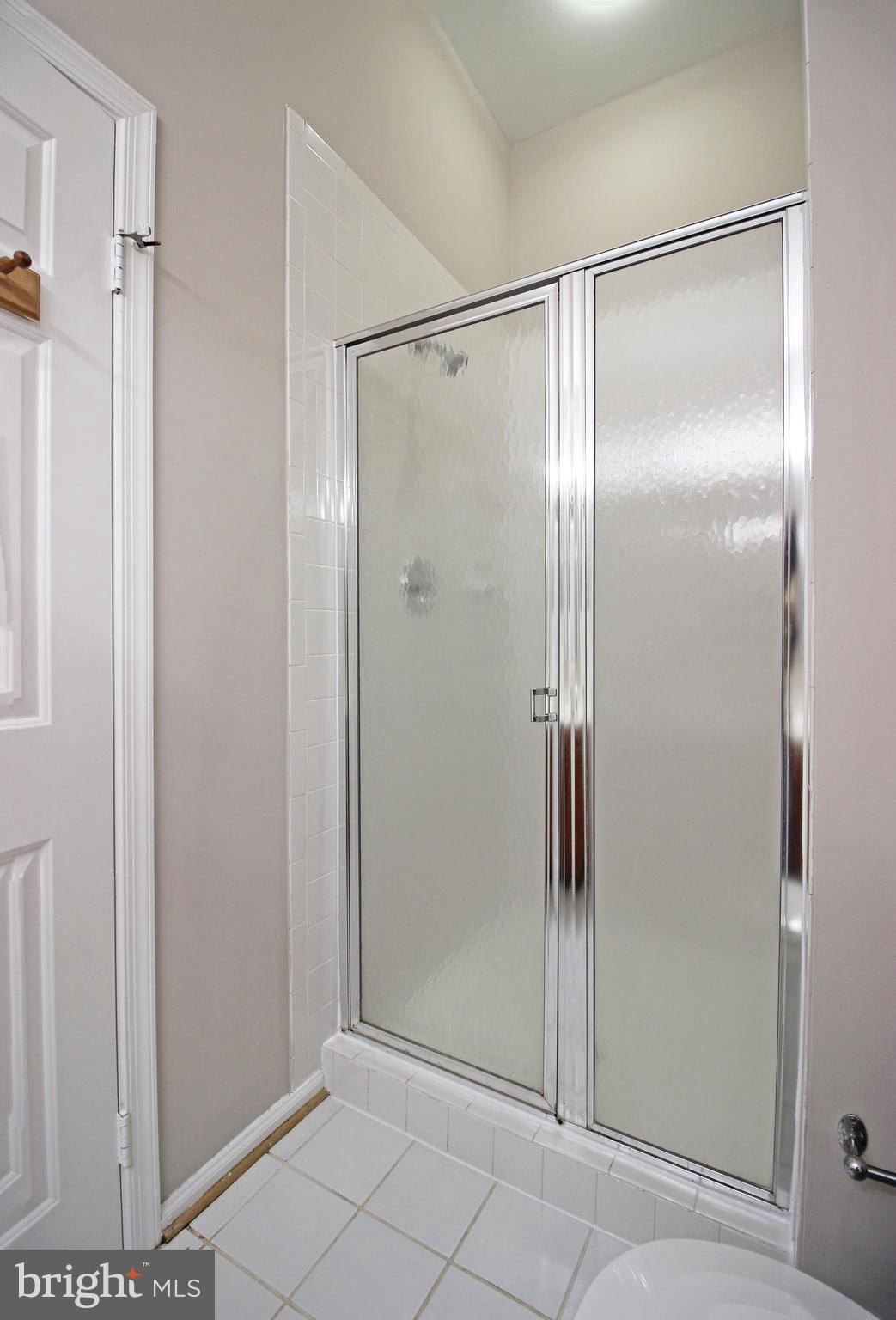 PARADISE - Residential Lease