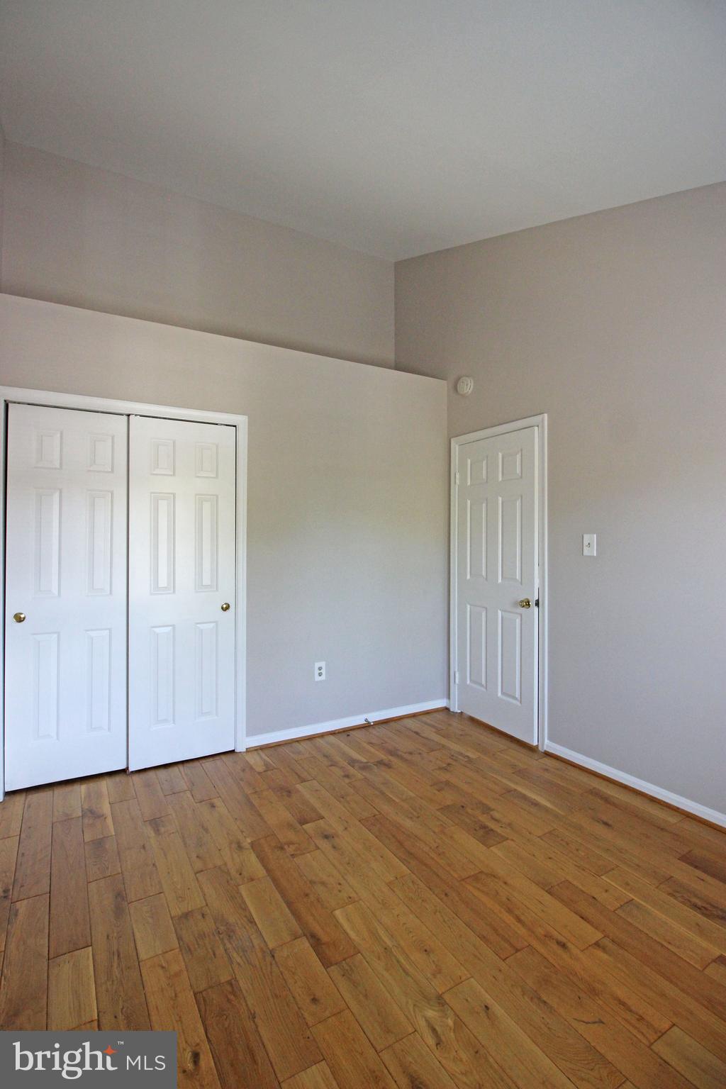 PARADISE - Residential Lease