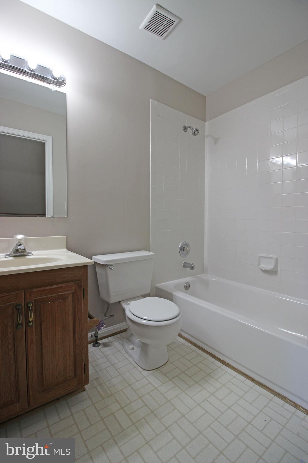 PARADISE - Residential Lease