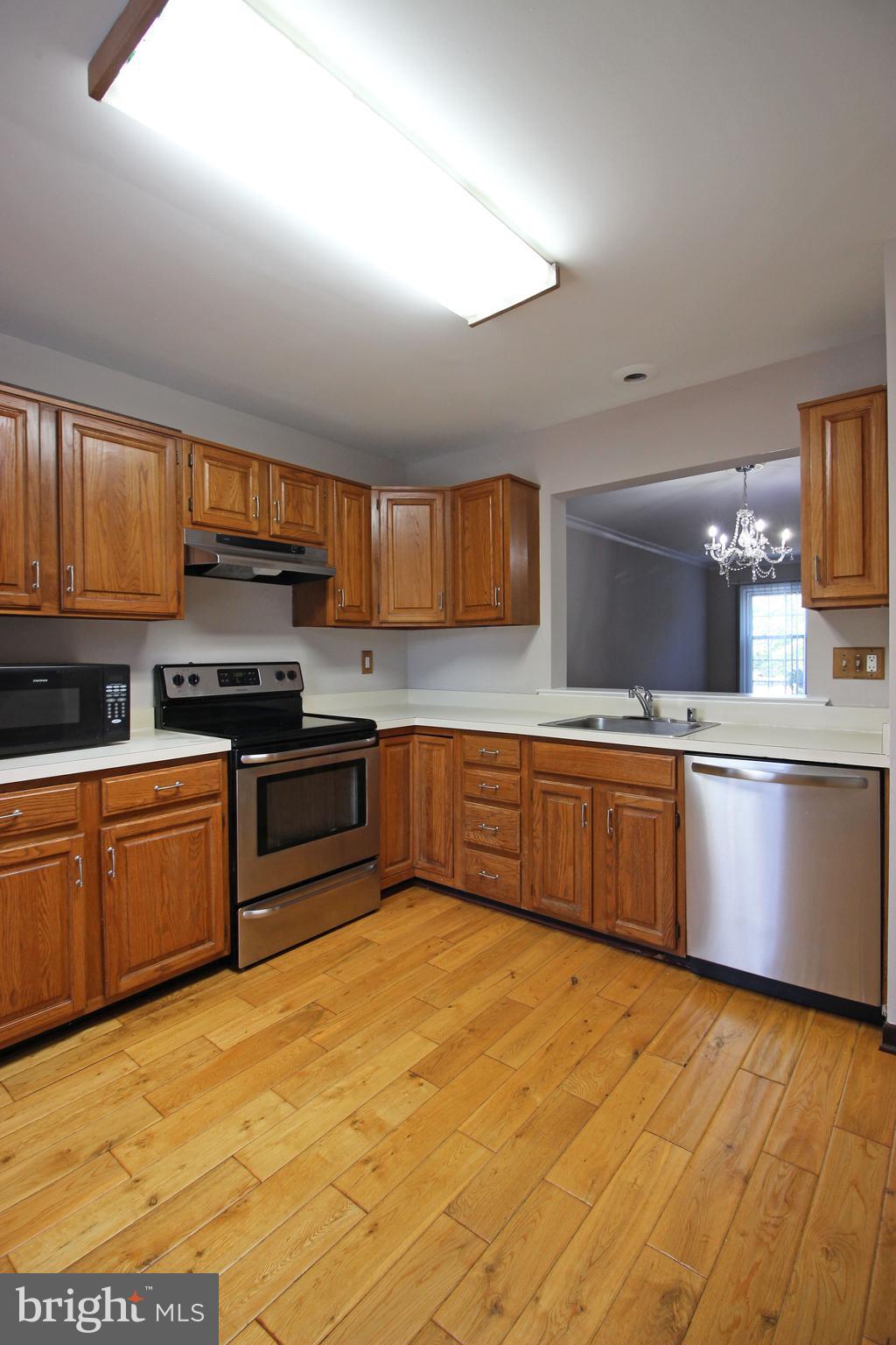 PARADISE - Residential Lease