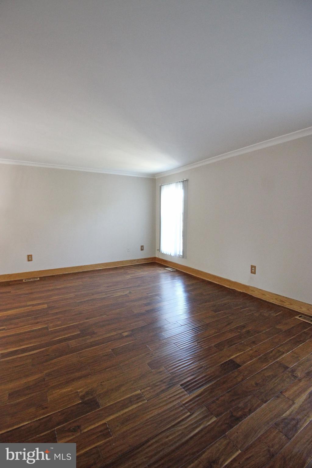 PARADISE - Residential Lease