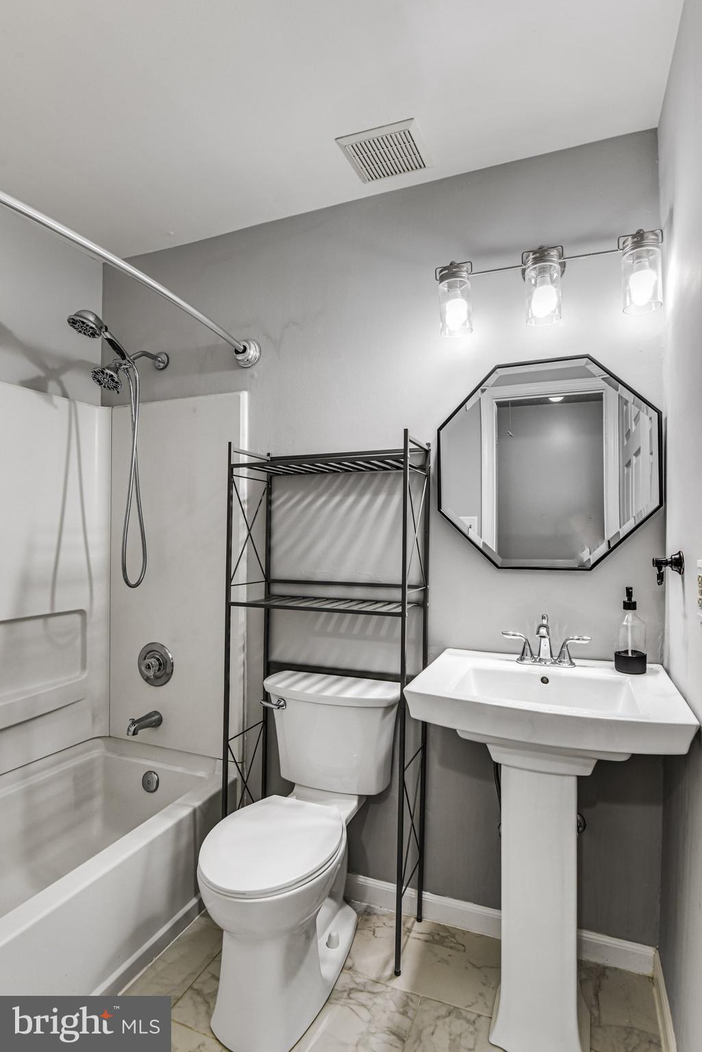 WASHINGTON SQUARE - Residential