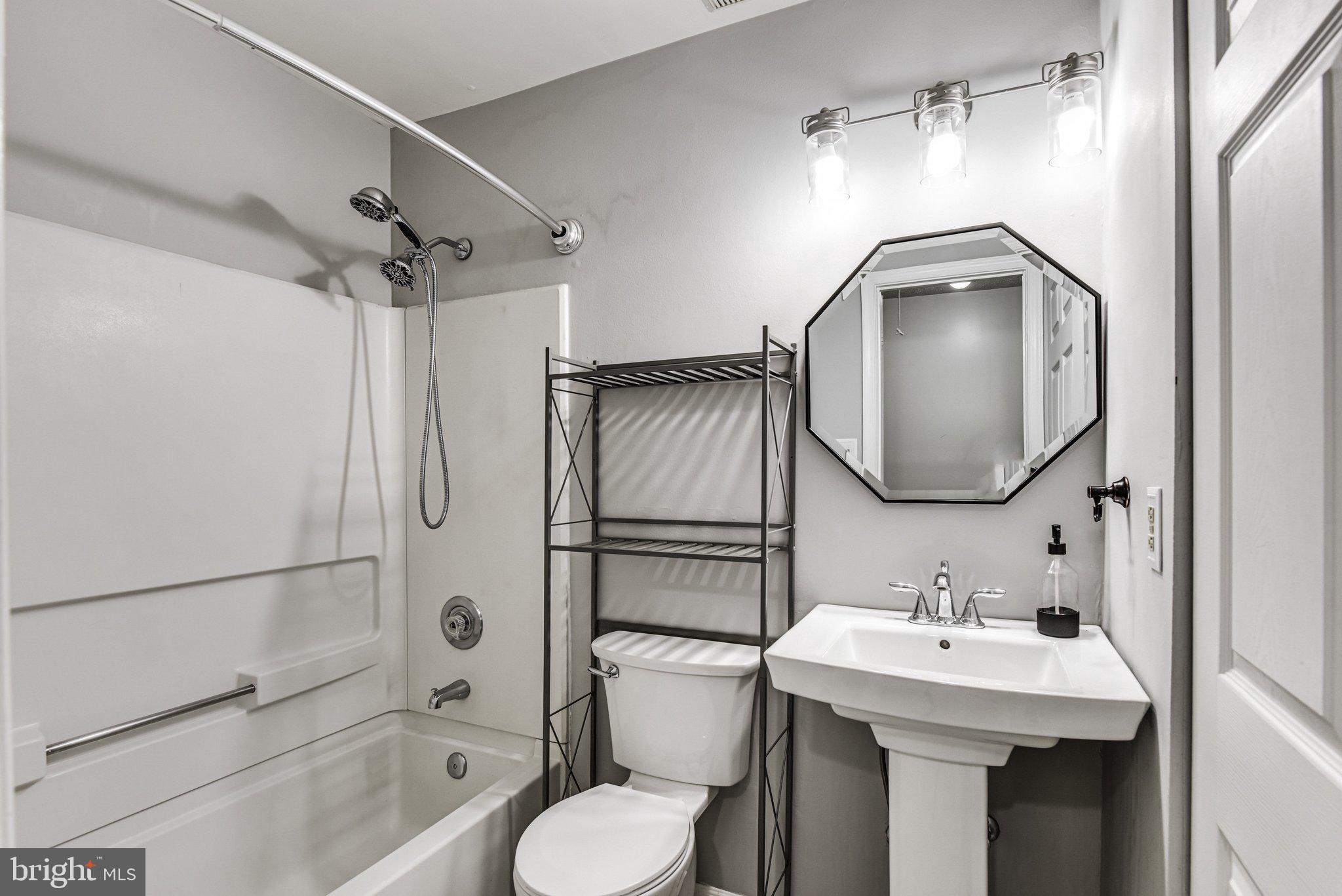 WASHINGTON SQUARE - Residential