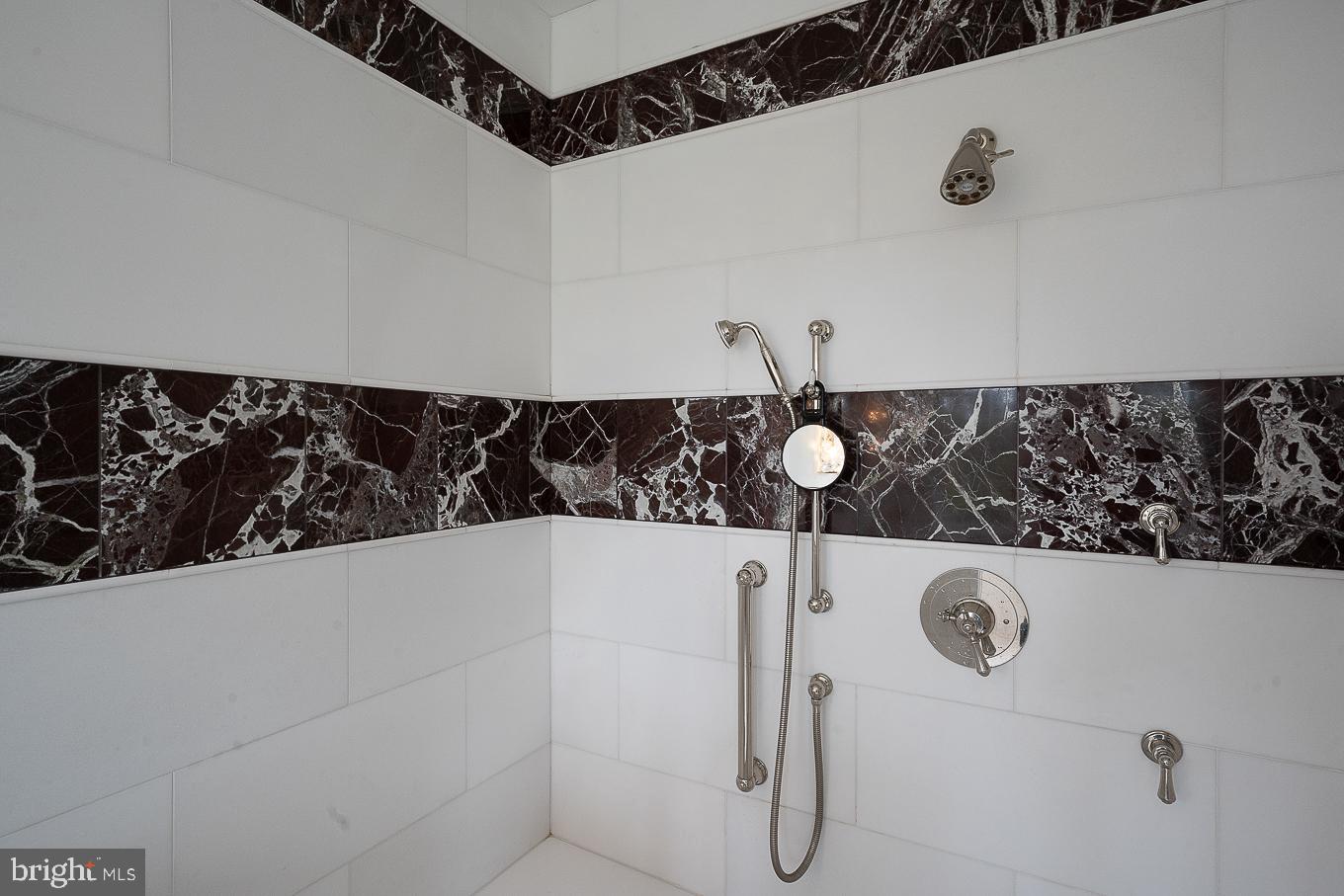 ASHWOOD HALL - Residential