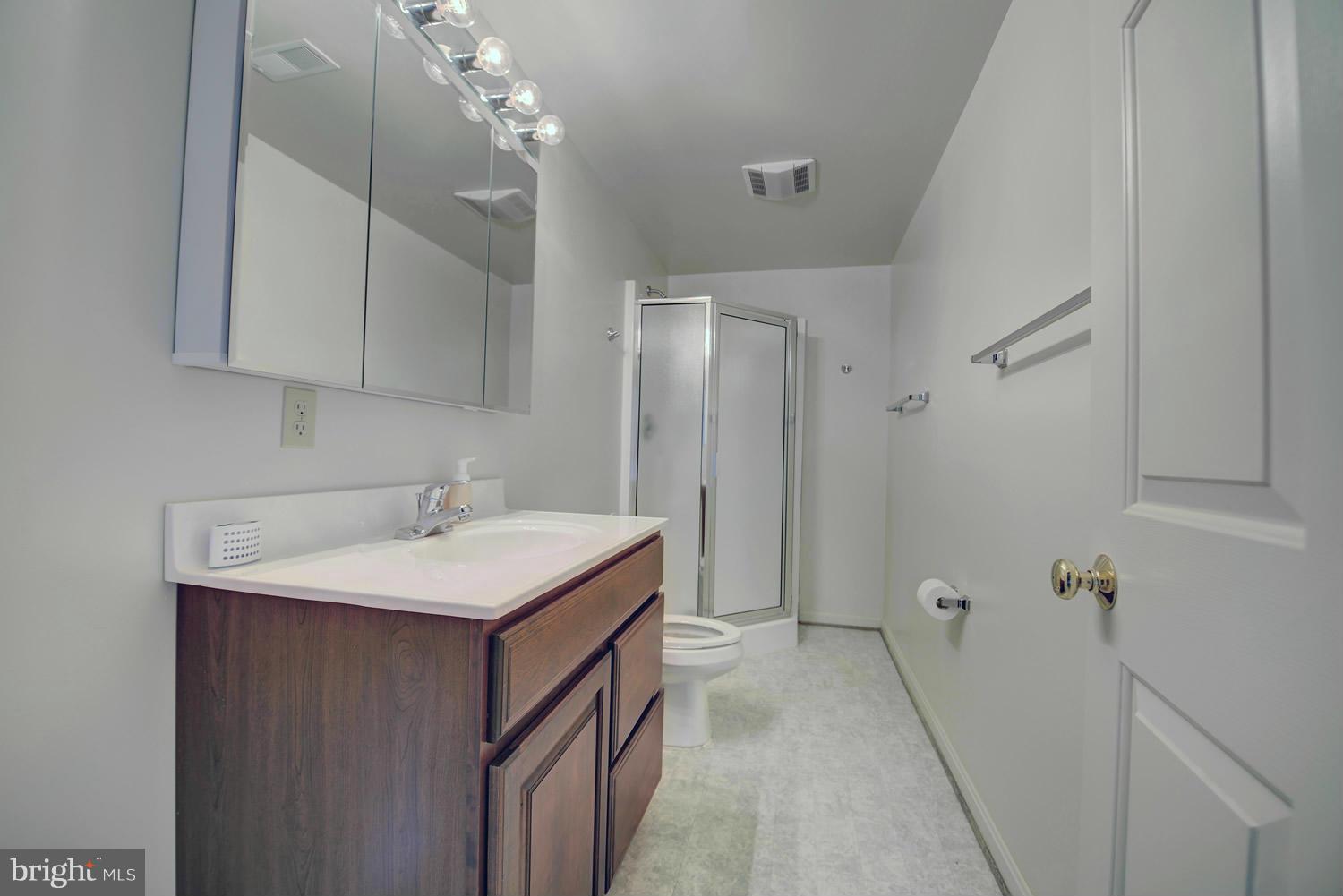 BLUEMONT KNOLLS - Residential