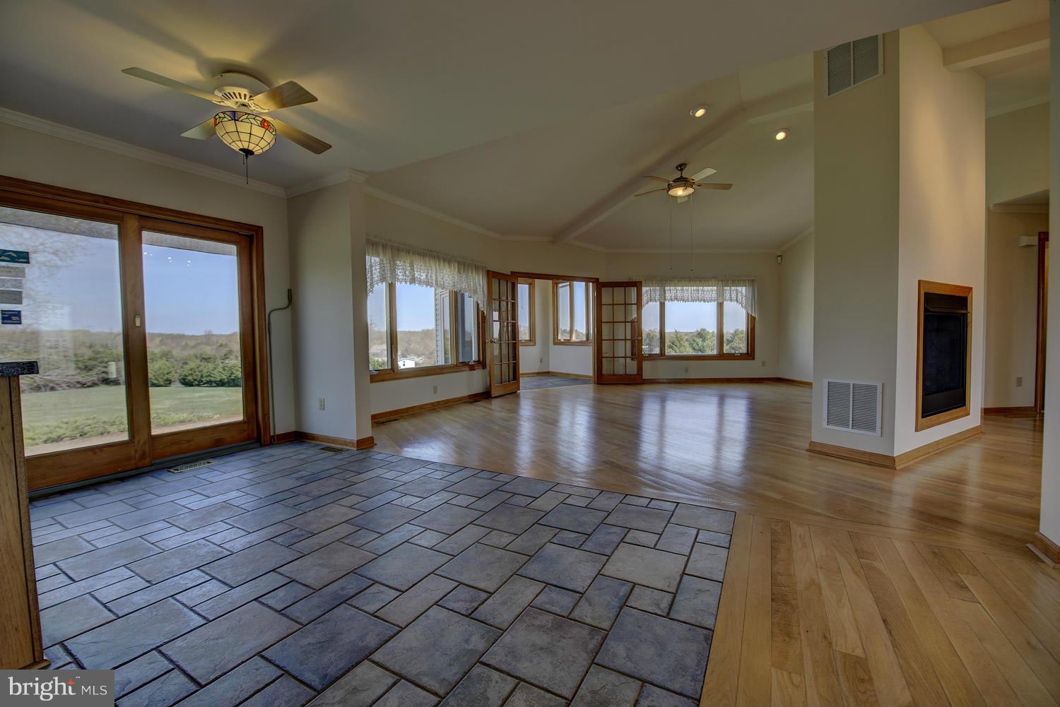 BLUEMONT KNOLLS - Residential