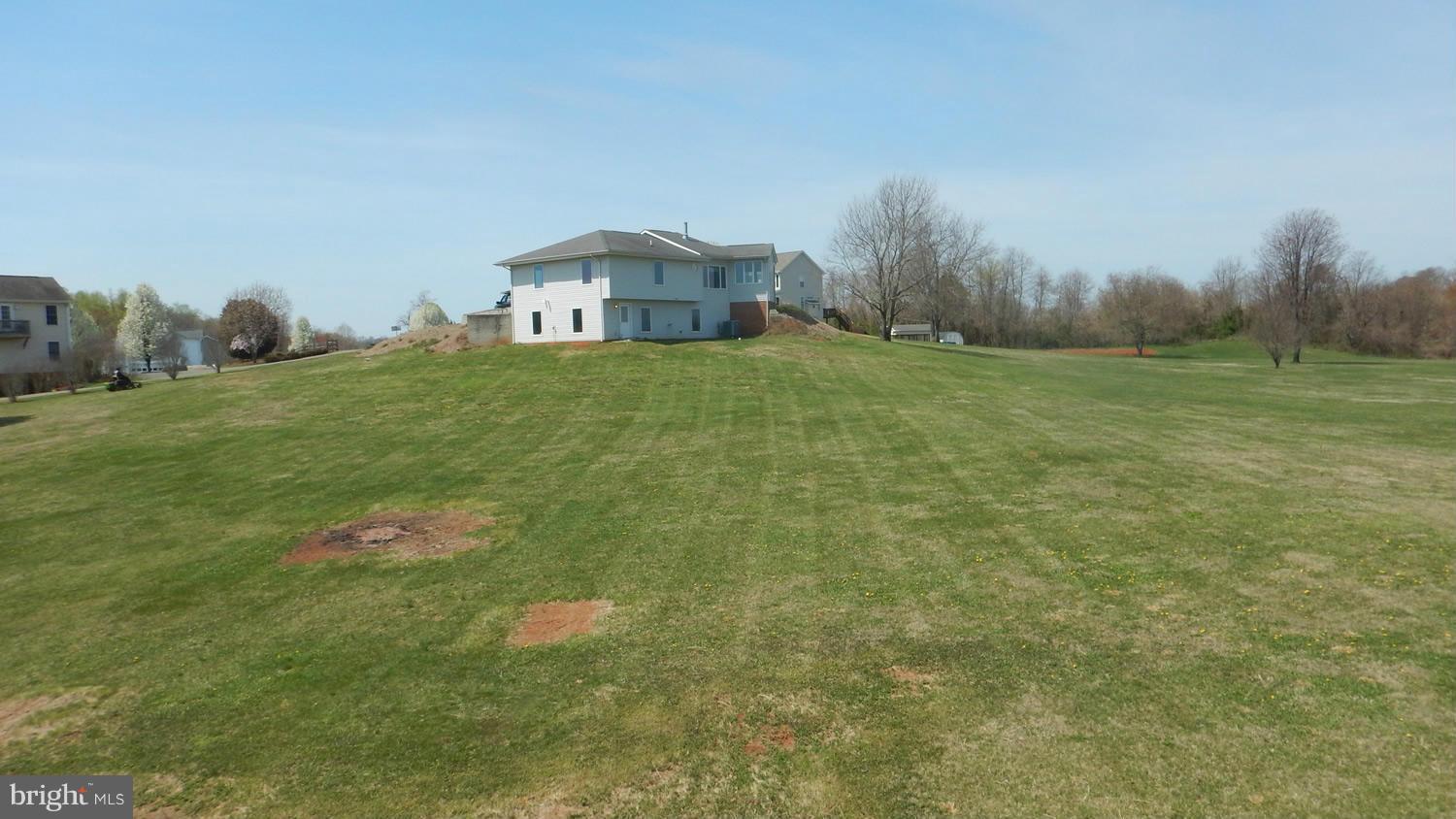 BLUEMONT KNOLLS - Residential