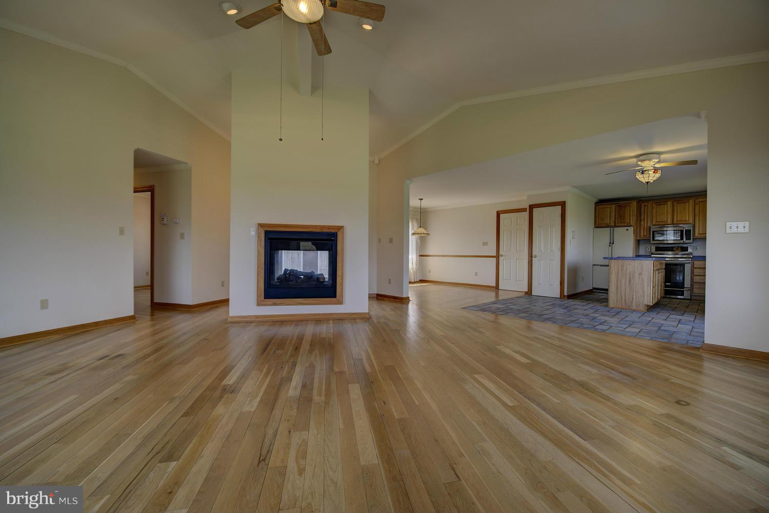 BLUEMONT KNOLLS - Residential