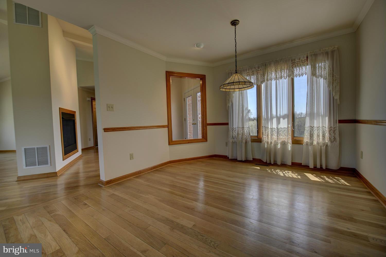 BLUEMONT KNOLLS - Residential