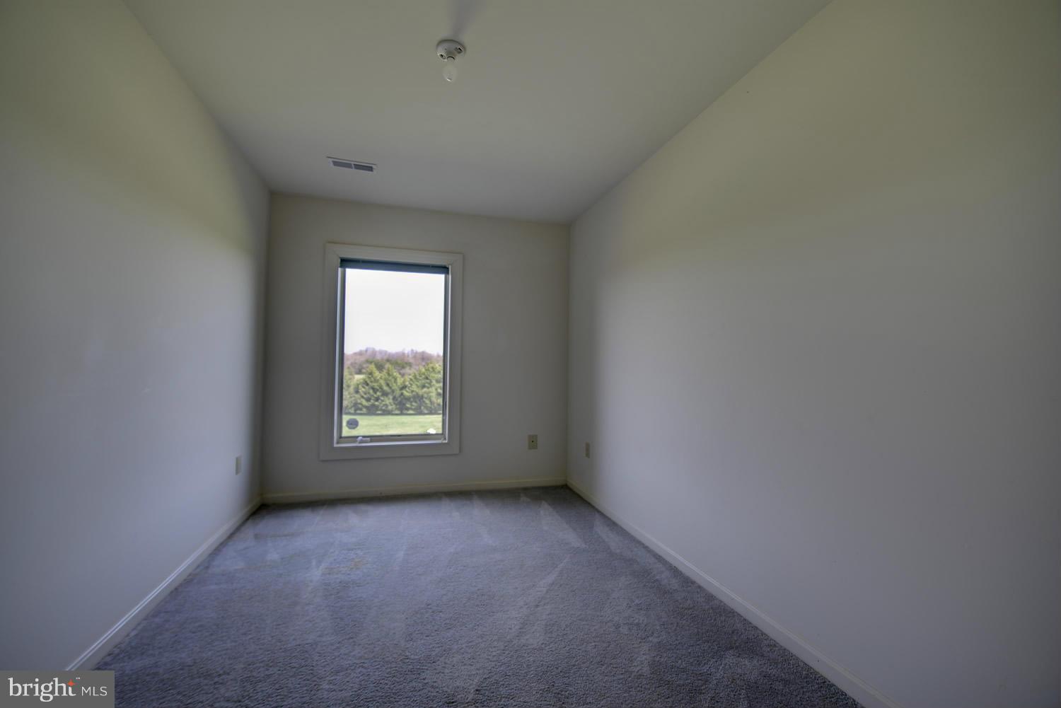 BLUEMONT KNOLLS - Residential