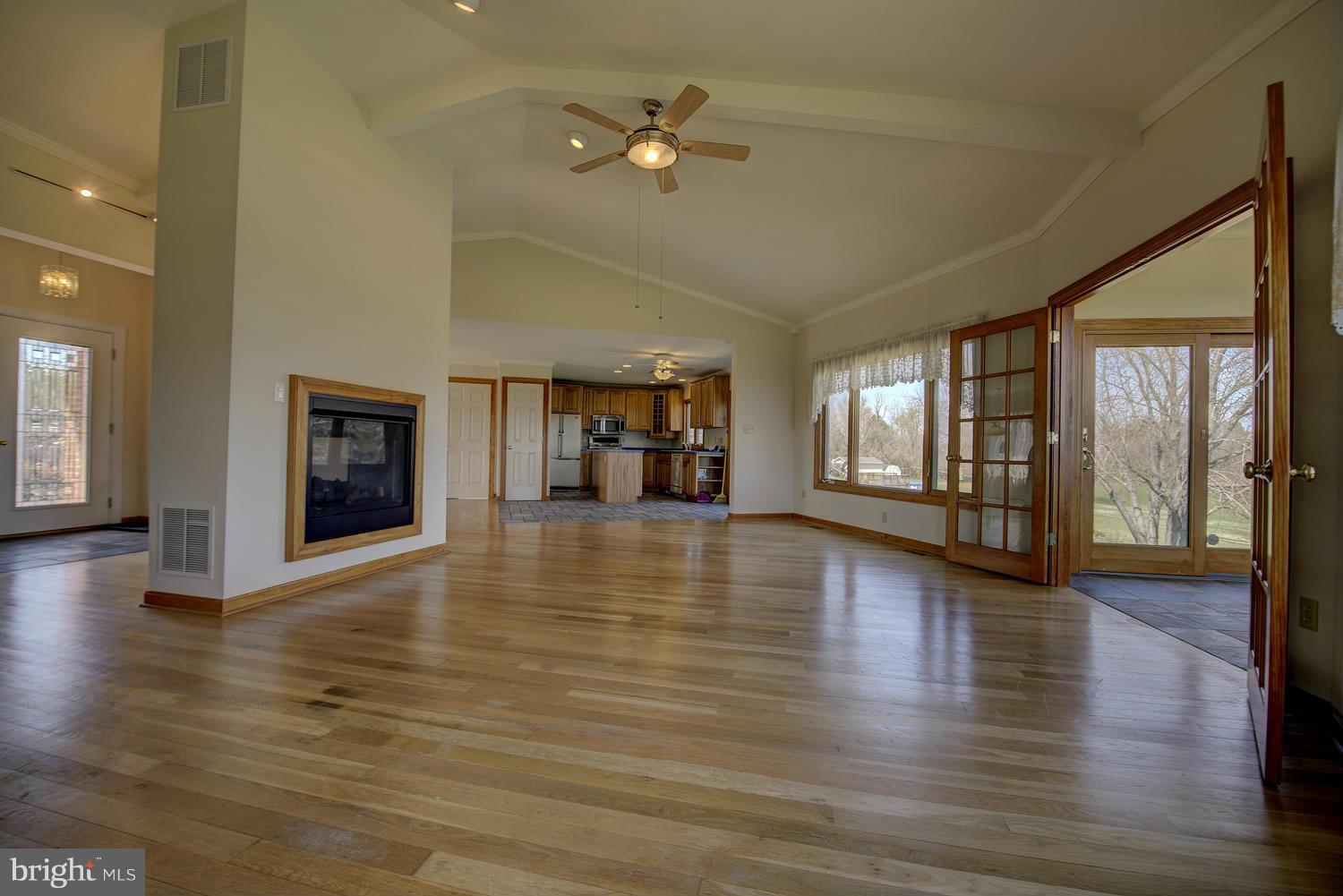 BLUEMONT KNOLLS - Residential