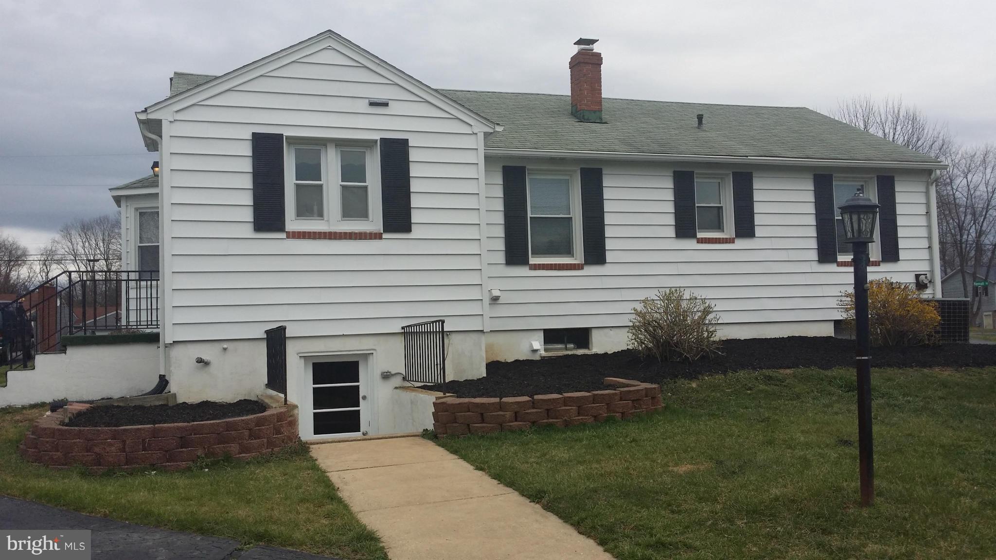 CORNS MANOR - Residential