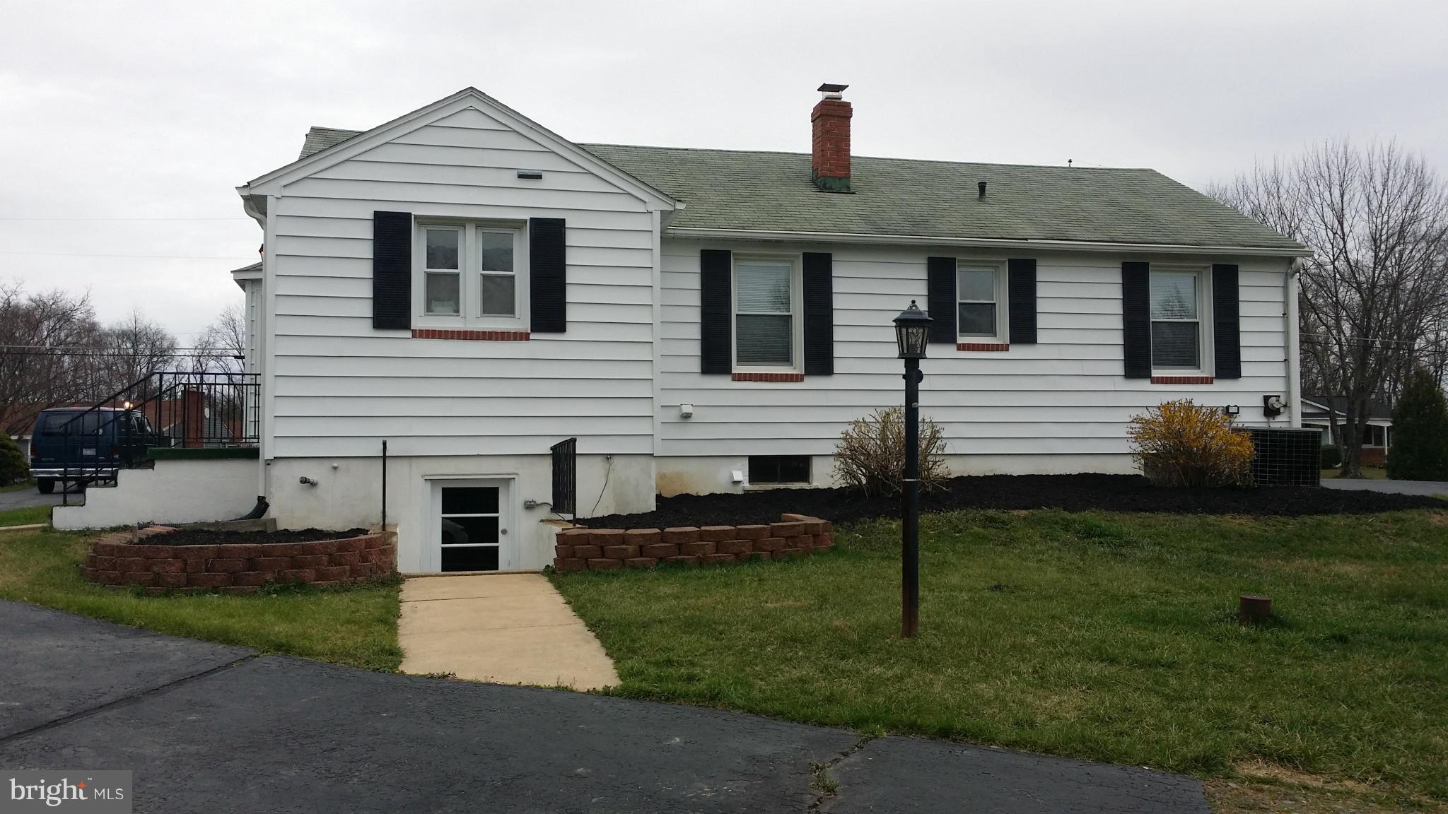 CORNS MANOR - Residential