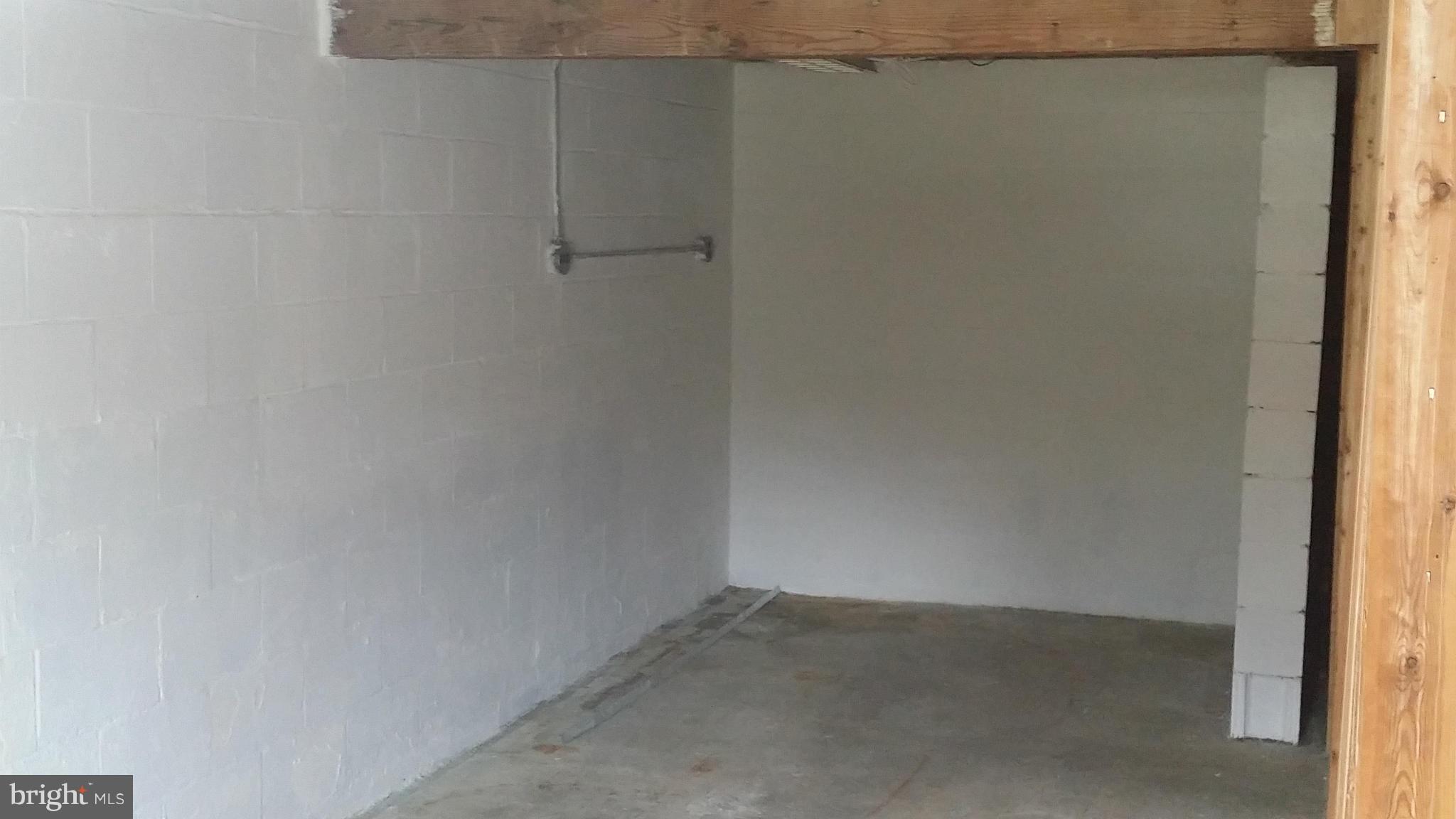 CORNS MANOR - Residential