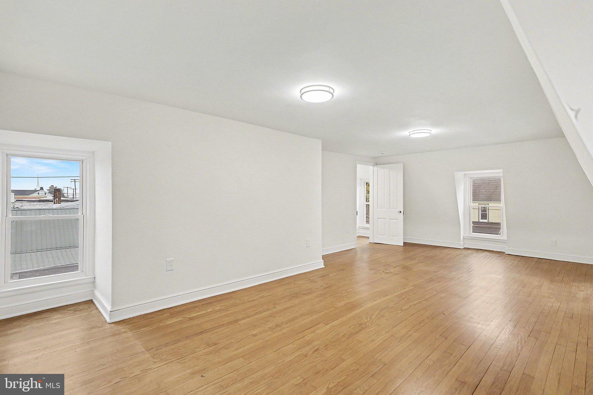 FAWN GROVE SQUARE - Residential