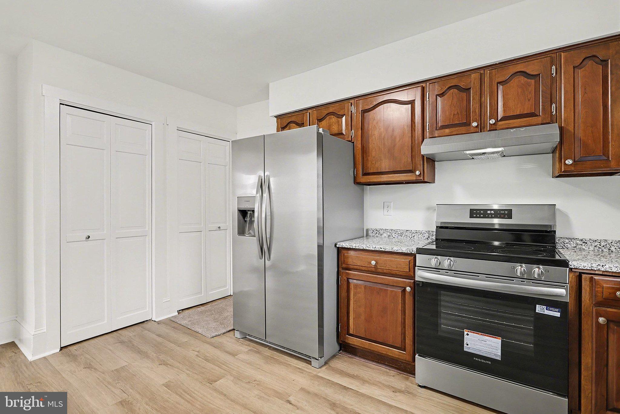 FAWN GROVE SQUARE - Residential