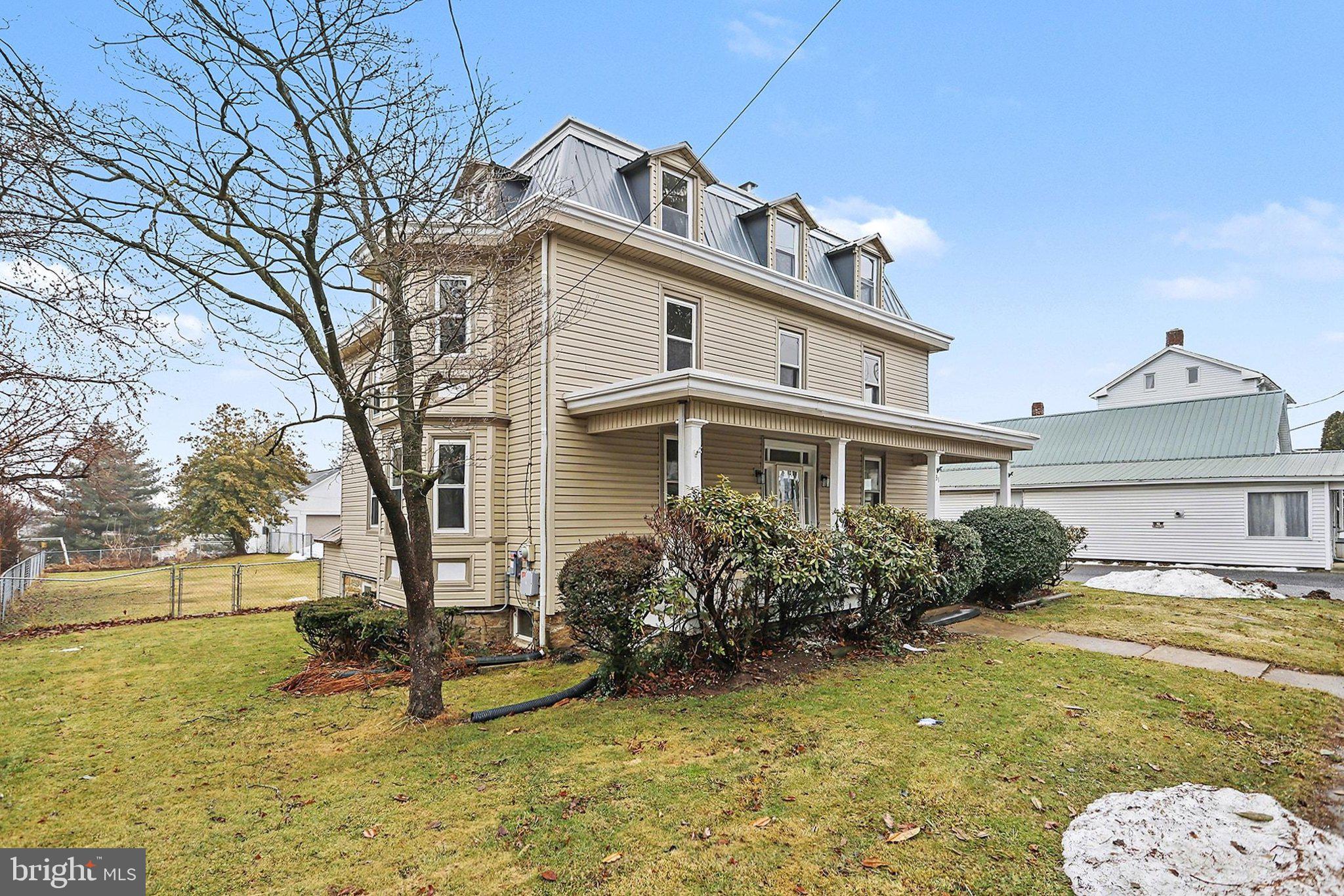 FAWN GROVE SQUARE - Residential