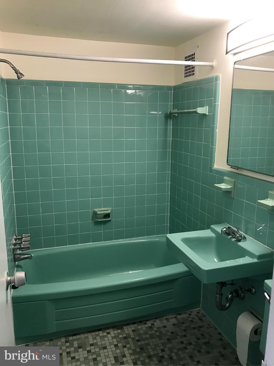 CARLYN PLACE - Residential Lease