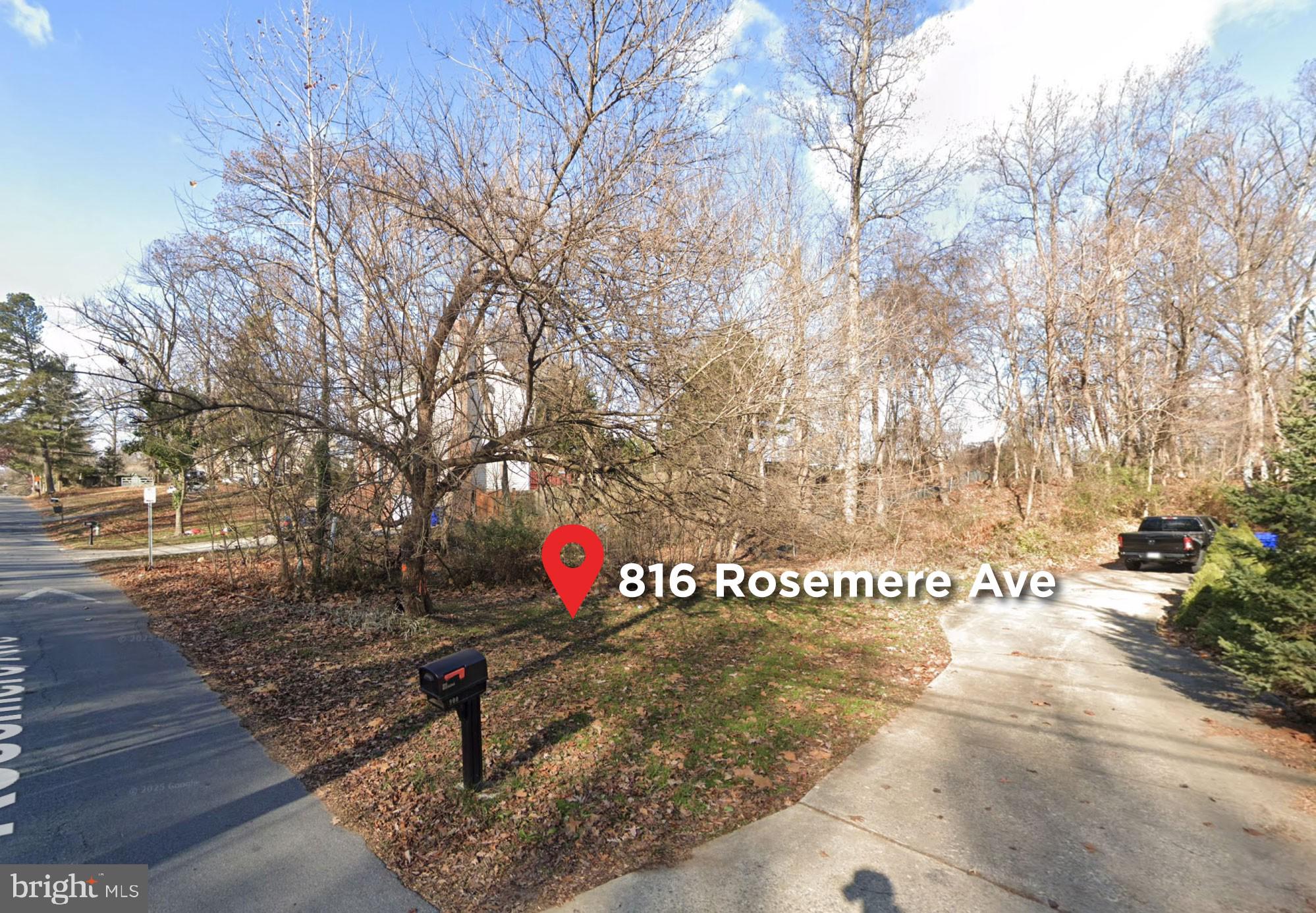 HOLLYWOOD PARK - Land