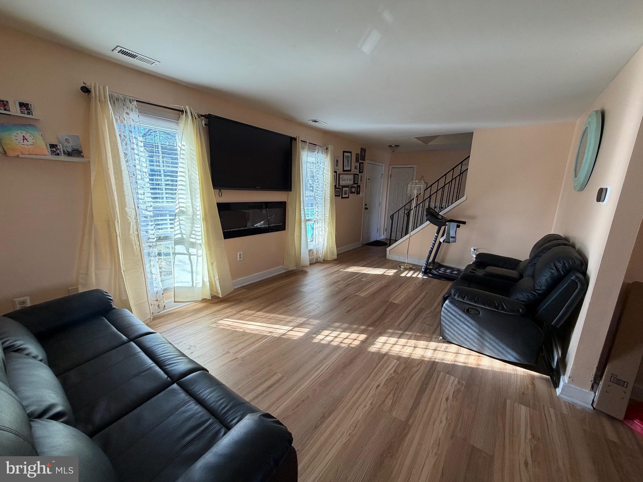 6490 HEATHERFIELD WAY