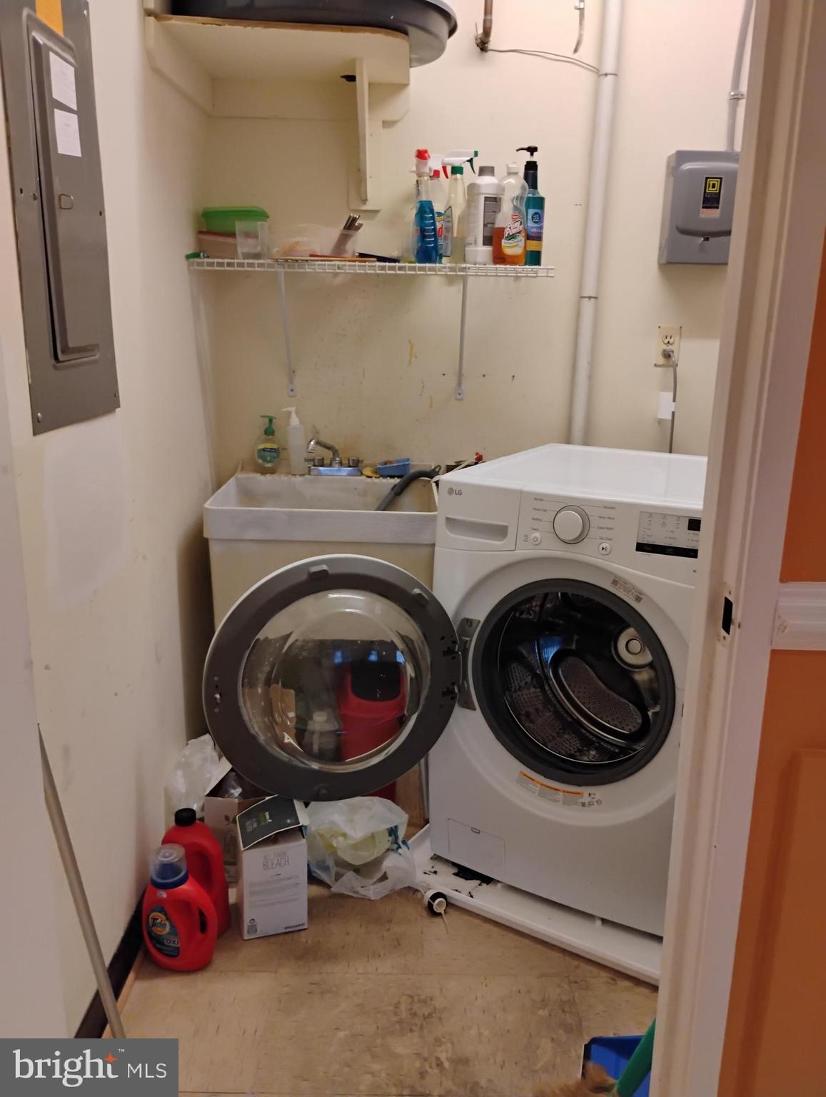 6926 LITTLE RIVER TURNPIKE E