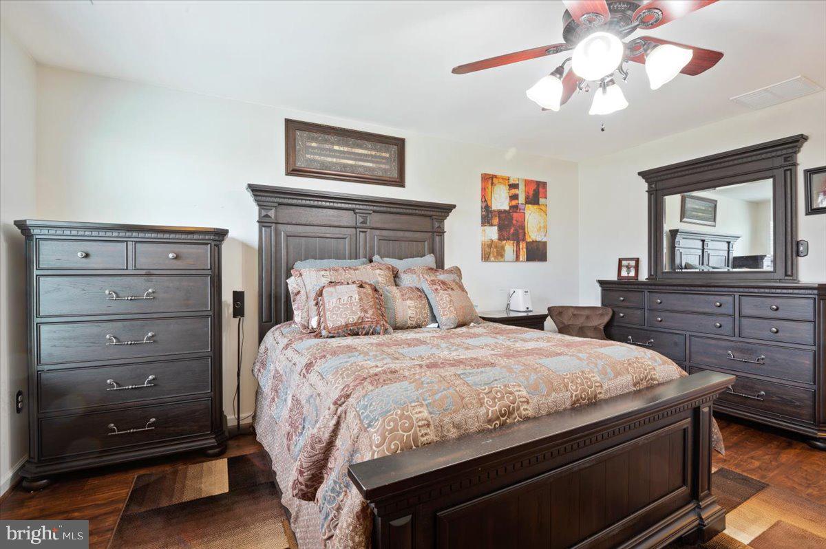 BROOKFIELD - Residential