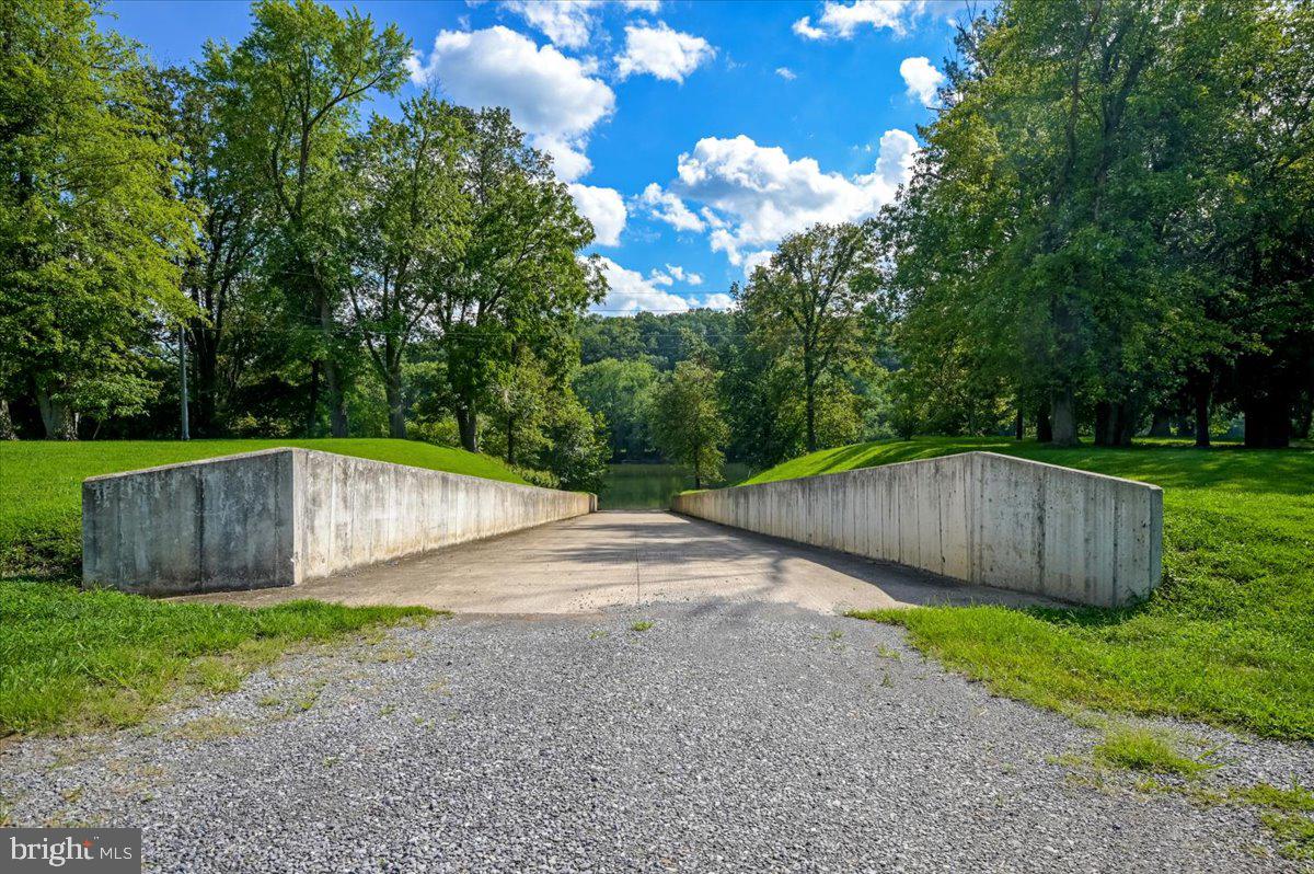 BROOKFIELD - Residential