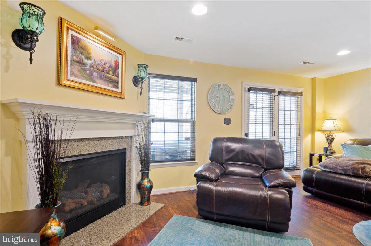 BROOKFIELD - Residential