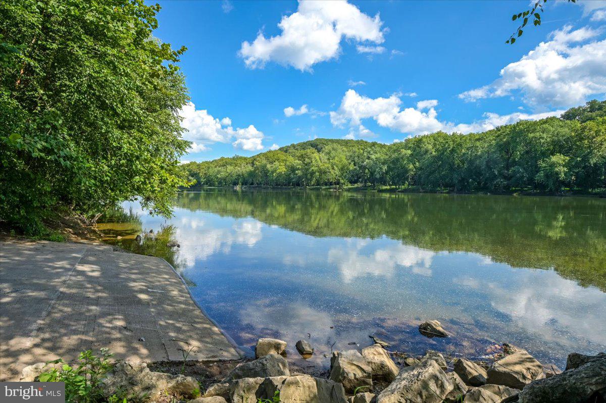 BROOKFIELD - Residential