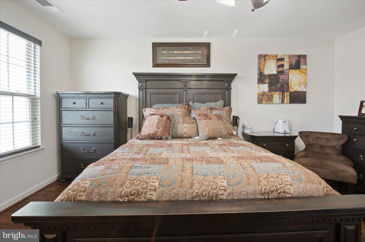 BROOKFIELD - Residential