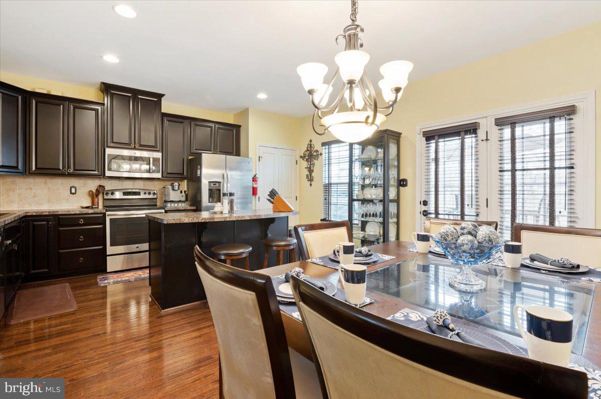 BROOKFIELD - Residential