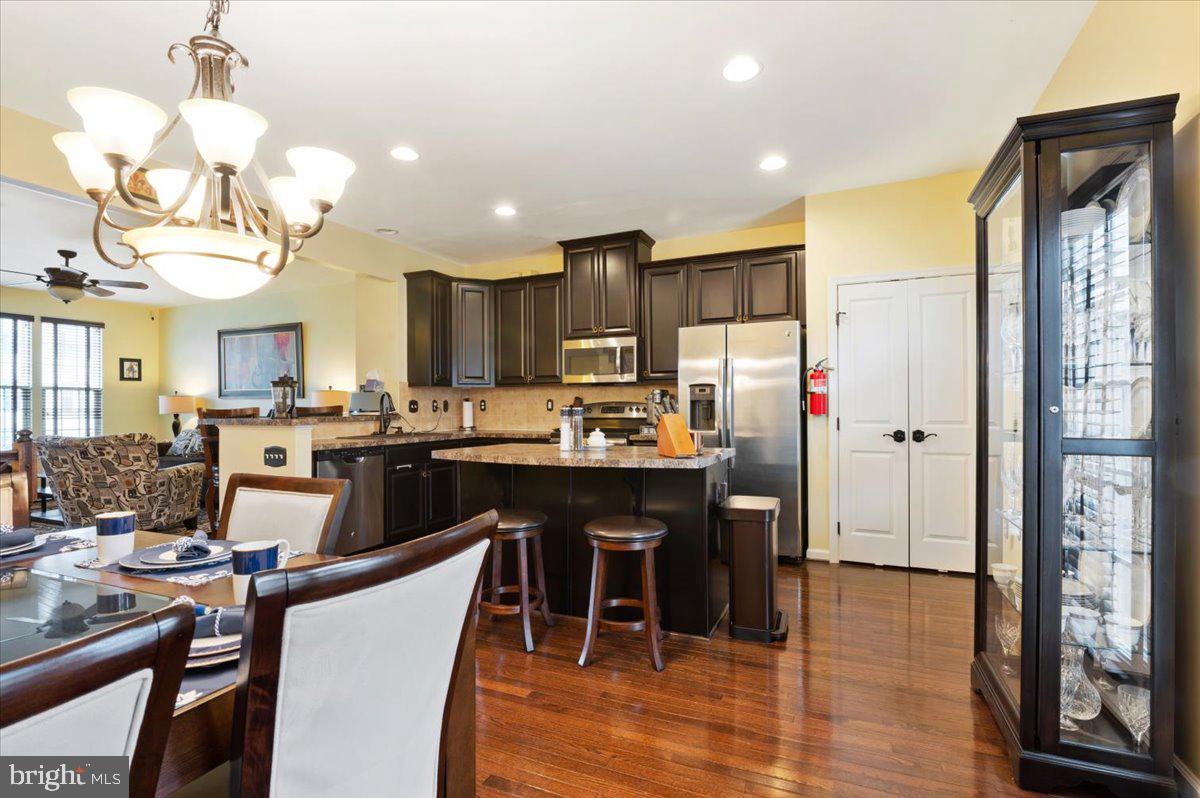 BROOKFIELD - Residential