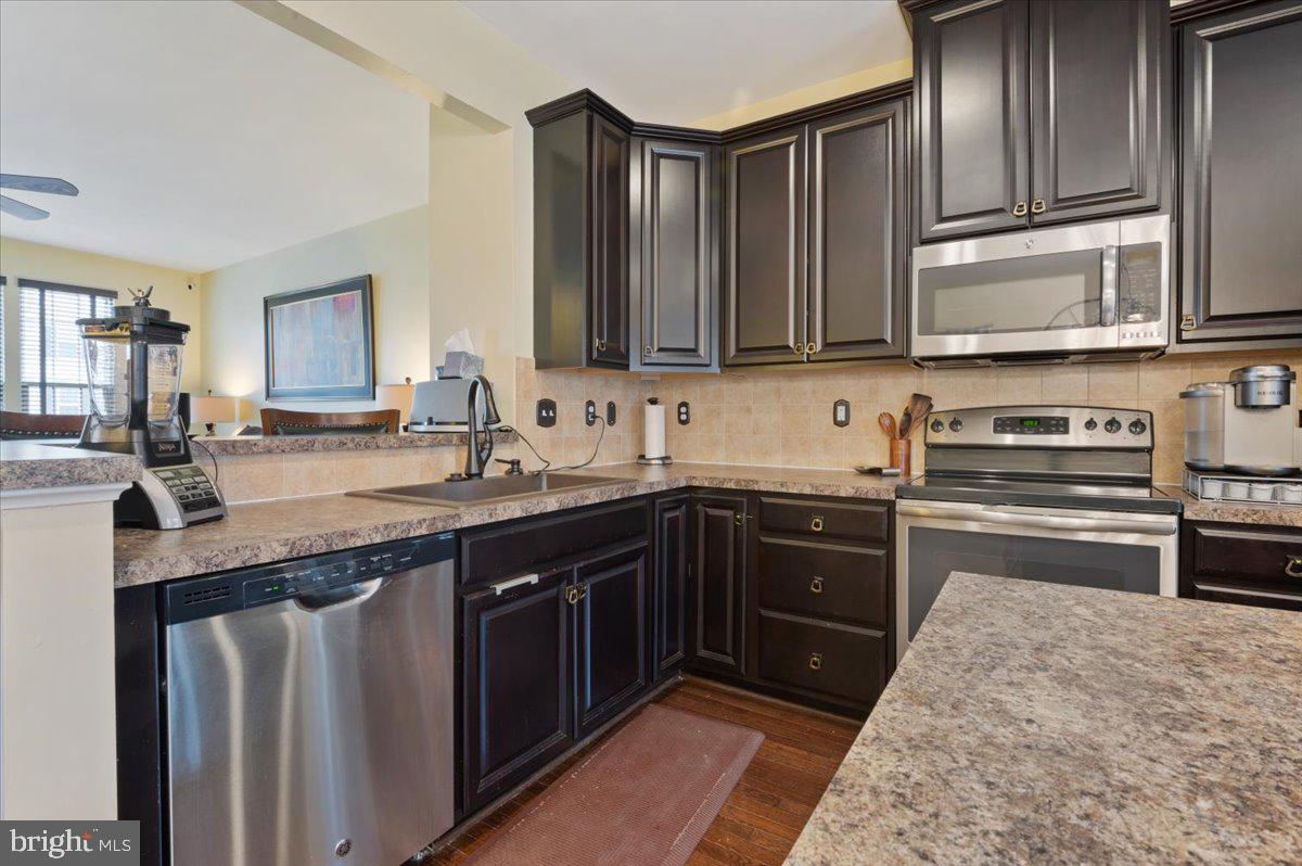 BROOKFIELD - Residential